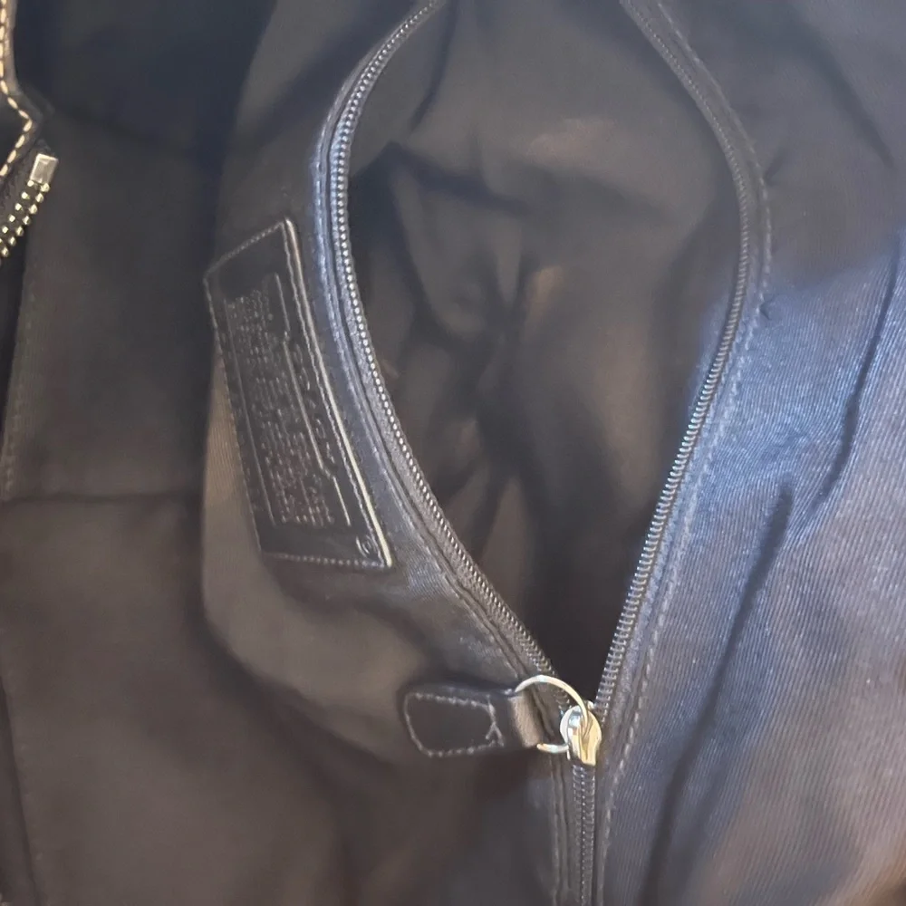 Coach Y2K Vintage Bag with silver hardware - Picture 6 of 8